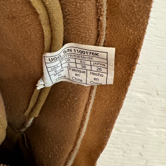 Ugg Boots with tie up back Size 6 in Chestnut - Picture 7 of 7